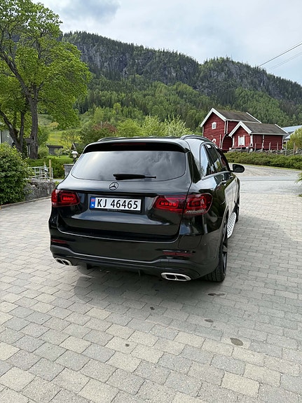 Mercedes-Benz GLC300 e 5 of 12