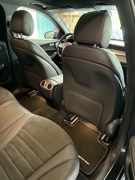 Mercedes-Benz GLC300 e 10 of 12