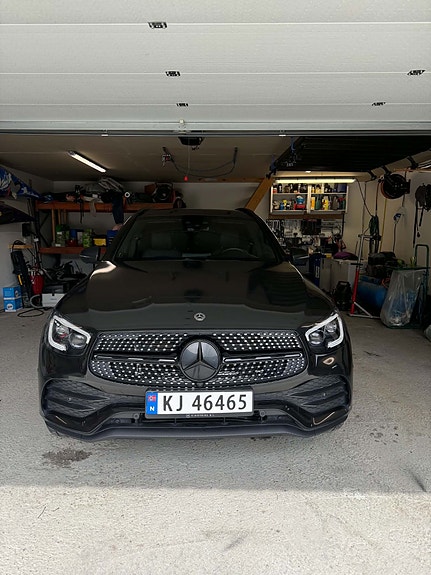 Mercedes-Benz GLC300 e 4 of 12
