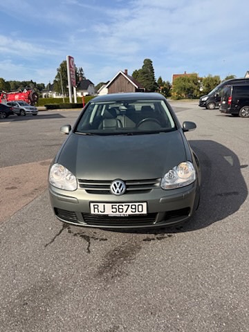 Volkswagen Golf V 5 of 12