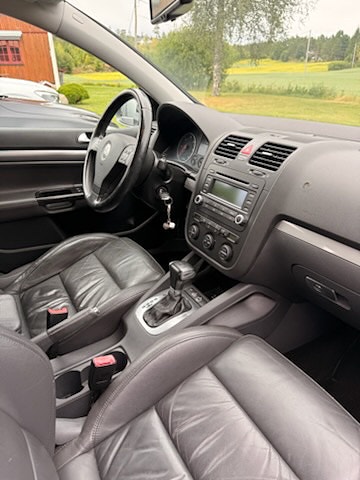 Volkswagen Golf V 12 of 12