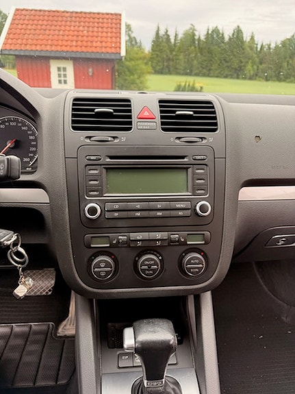 Volkswagen Golf V 11 of 12
