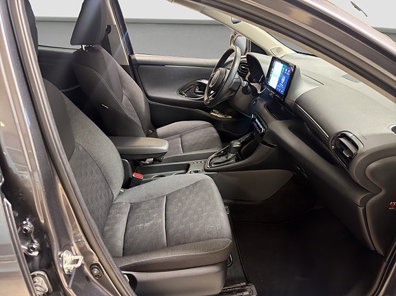 Toyota Yaris 11 of 26