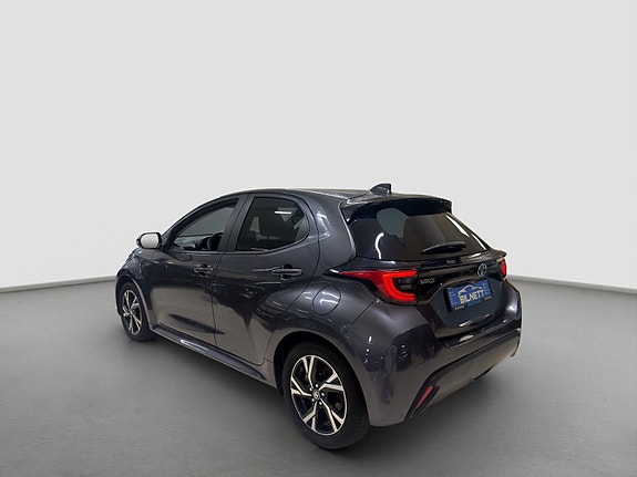 Toyota Yaris 5 of 26