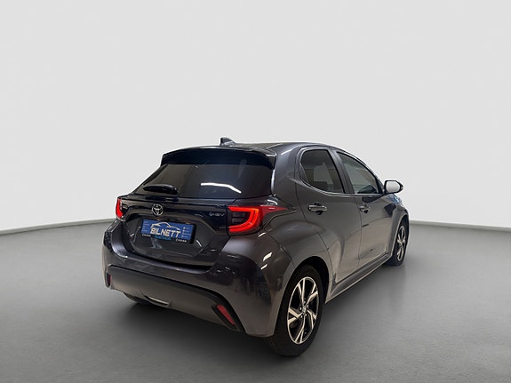 Toyota Yaris 3 of 26
