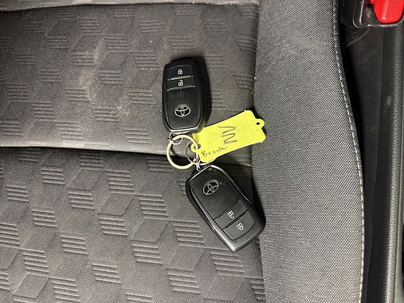 Toyota Yaris 26 of 26