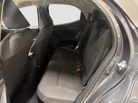 Toyota Yaris 9 of 26