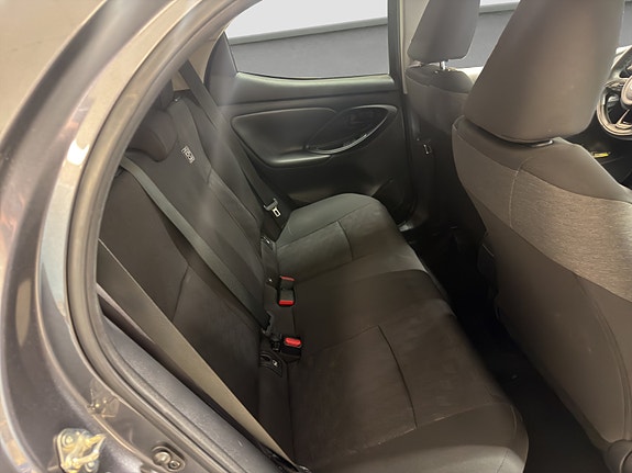 Toyota Yaris 7 of 26
