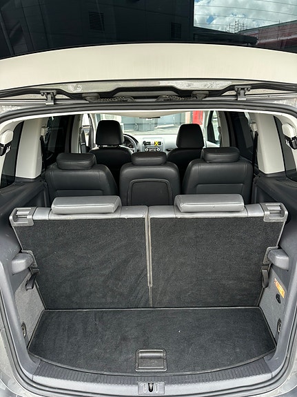 Volkswagen Touran 12 of 24
