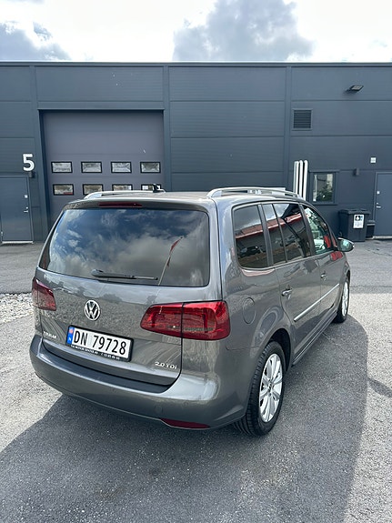 Volkswagen Touran 4 of 24
