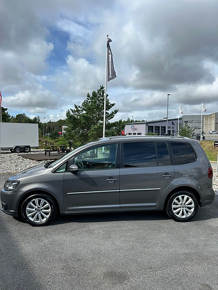 Volkswagen Touran 2 of 24