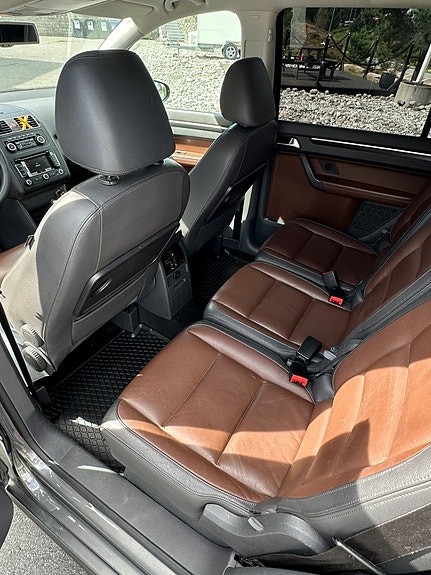 Volkswagen Touran 9 of 24