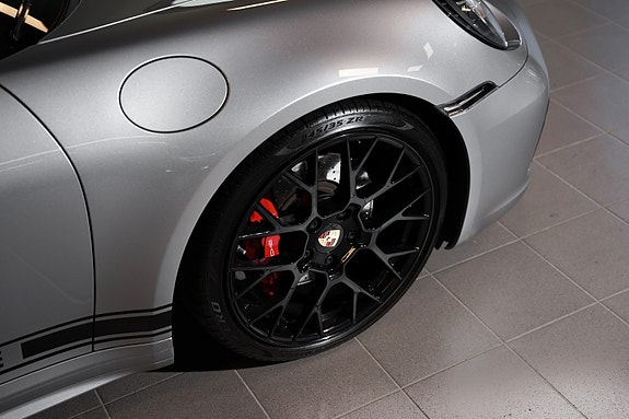 Porsche 911 12 of 30