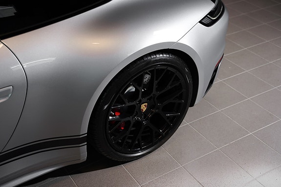 Porsche 911 11 of 30