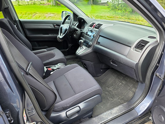 Honda CR-V 10 of 14