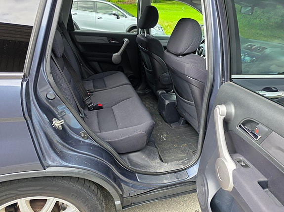 Honda CR-V 11 of 14