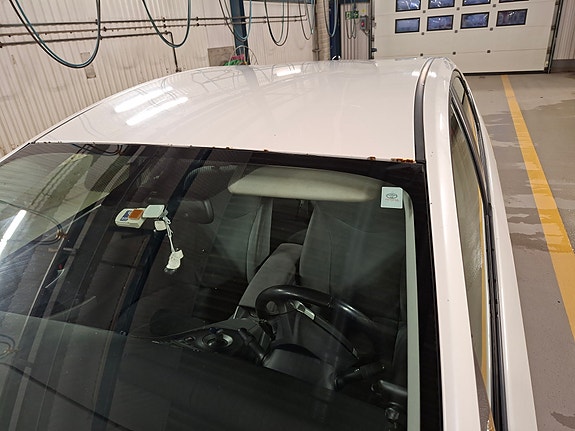Toyota Prius 9 of 24