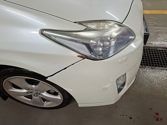 Toyota Prius 5 of 24