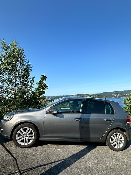 Volkswagen Golf VI 2 of 12