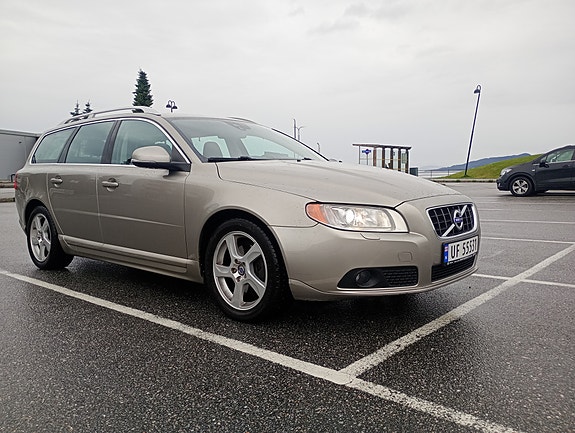 Volvo V70 4 of 15