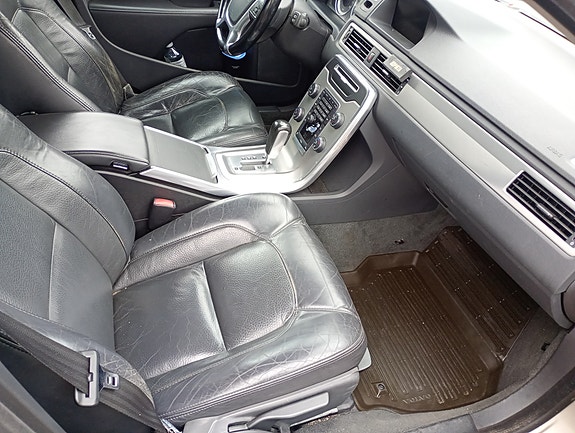 Volvo V70 15 of 15