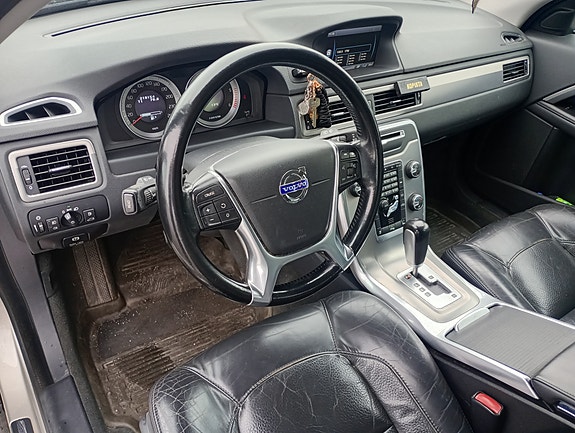 Volvo V70 10 of 15