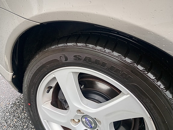 Volvo V70 7 of 15