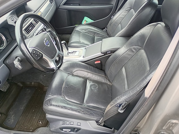 Volvo V70 12 of 15