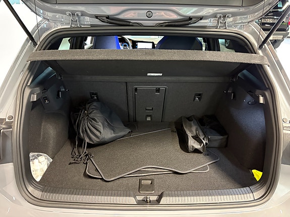 Volkswagen Golf 5 of 24