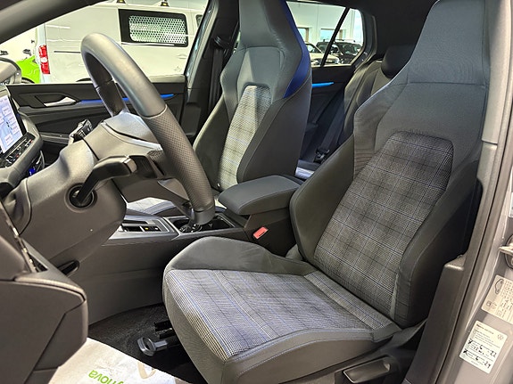 Volkswagen Golf 9 of 24