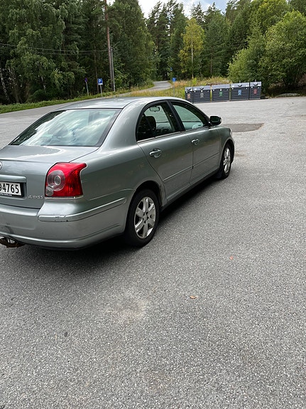Toyota Avensis 6 of 7