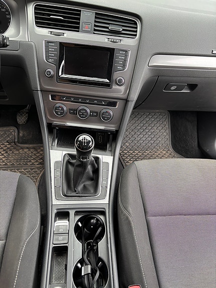 Volkswagen Golf VII 12 of 25