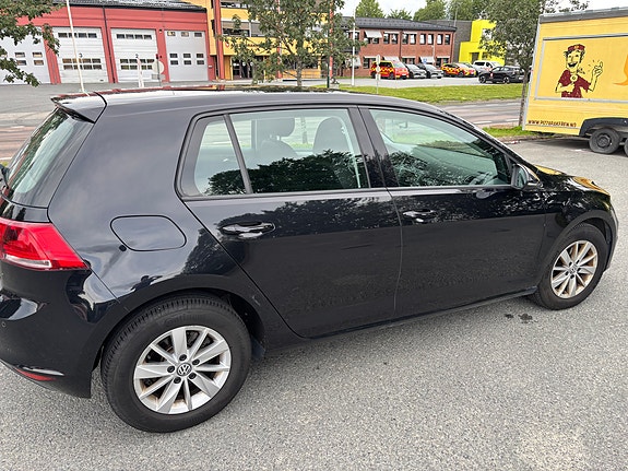 Volkswagen Golf VII 16 of 25