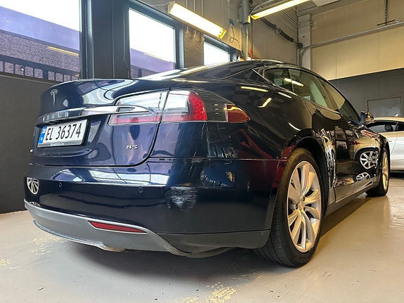 Tesla Model S 12 of 30