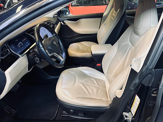 Tesla Model S 15 of 30