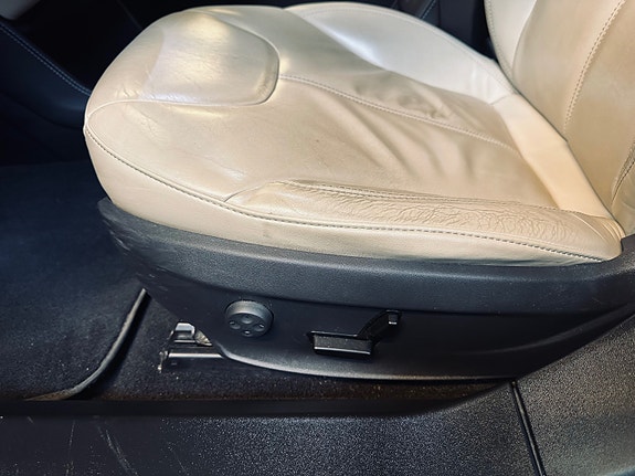 Tesla Model S 18 of 30