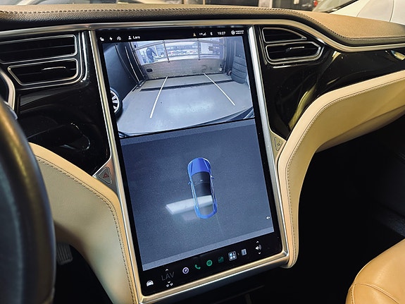 Tesla Model S 24 of 30