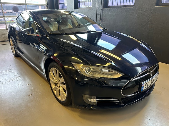 Tesla Model S 3 of 30