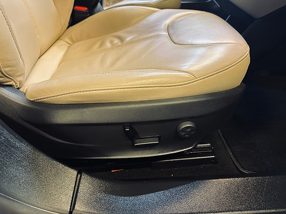 Tesla Model S 17 of 30