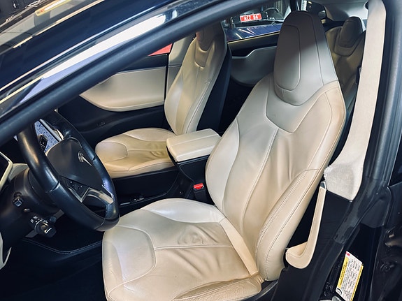 Tesla Model S 16 of 30