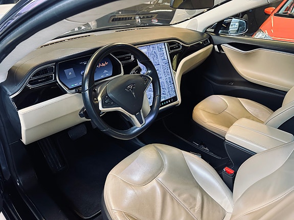 Tesla Model S 14 of 30