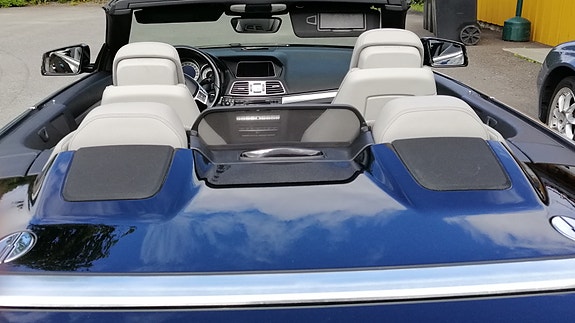 Mercedes-Benz E200 2 of 24