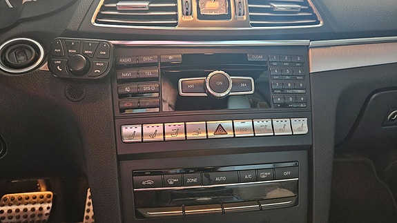 Mercedes-Benz E200 24 of 24