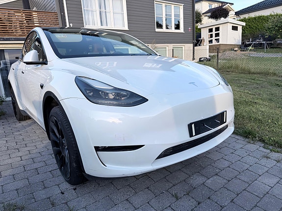 Tesla Model Y 3 of 12