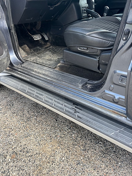 Mitsubishi Pajero 28 of 28
