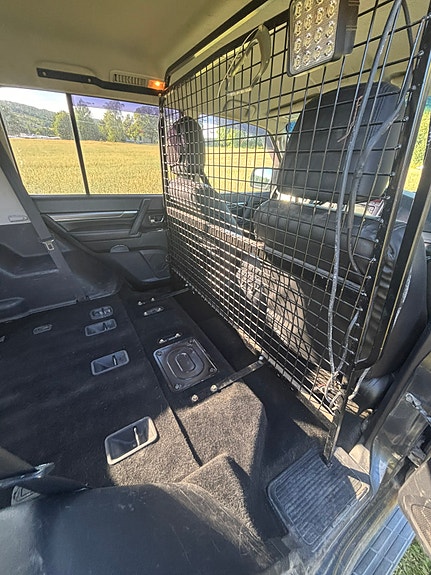 Mitsubishi Pajero 15 of 28