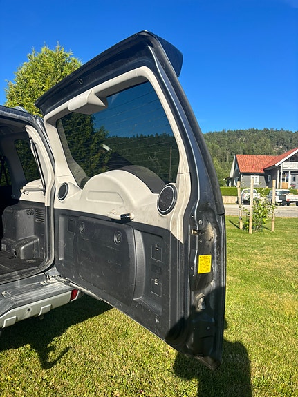 Mitsubishi Pajero 11 of 28