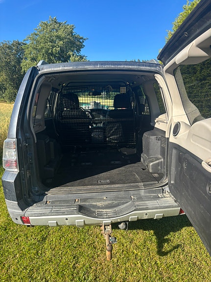 Mitsubishi Pajero 10 of 28
