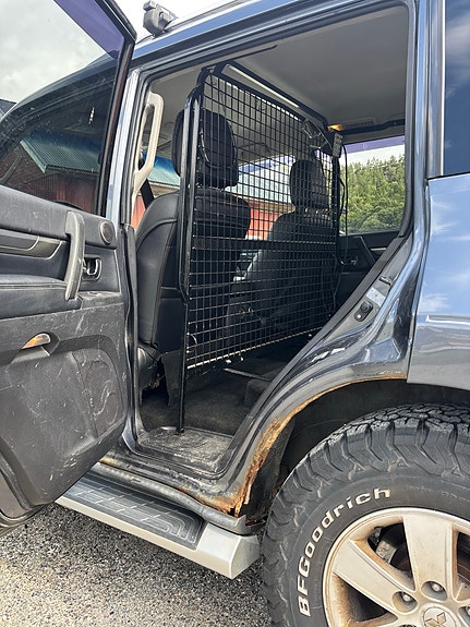 Mitsubishi Pajero 25 of 28