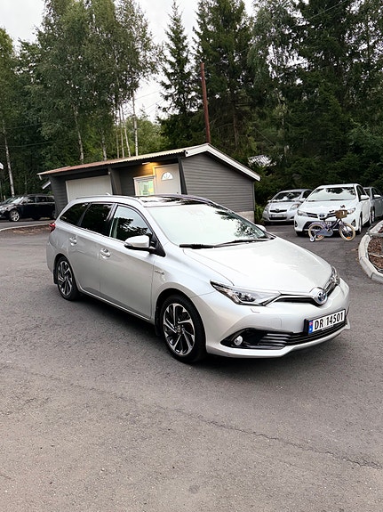 Toyota Auris 6 of 30